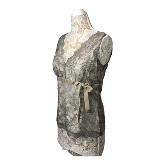 Ann Taylor Loft silver lace V neck scalloped top sleevless, cami attached size 8 - Picture 2 of 12